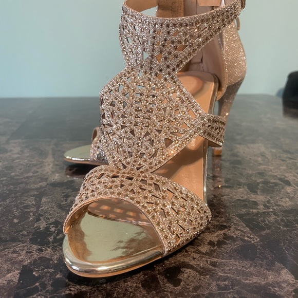 Open toe heels - Picture 2 of 2